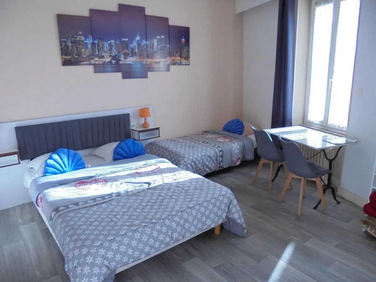 Hotel De La Gare Montlucon 2*,