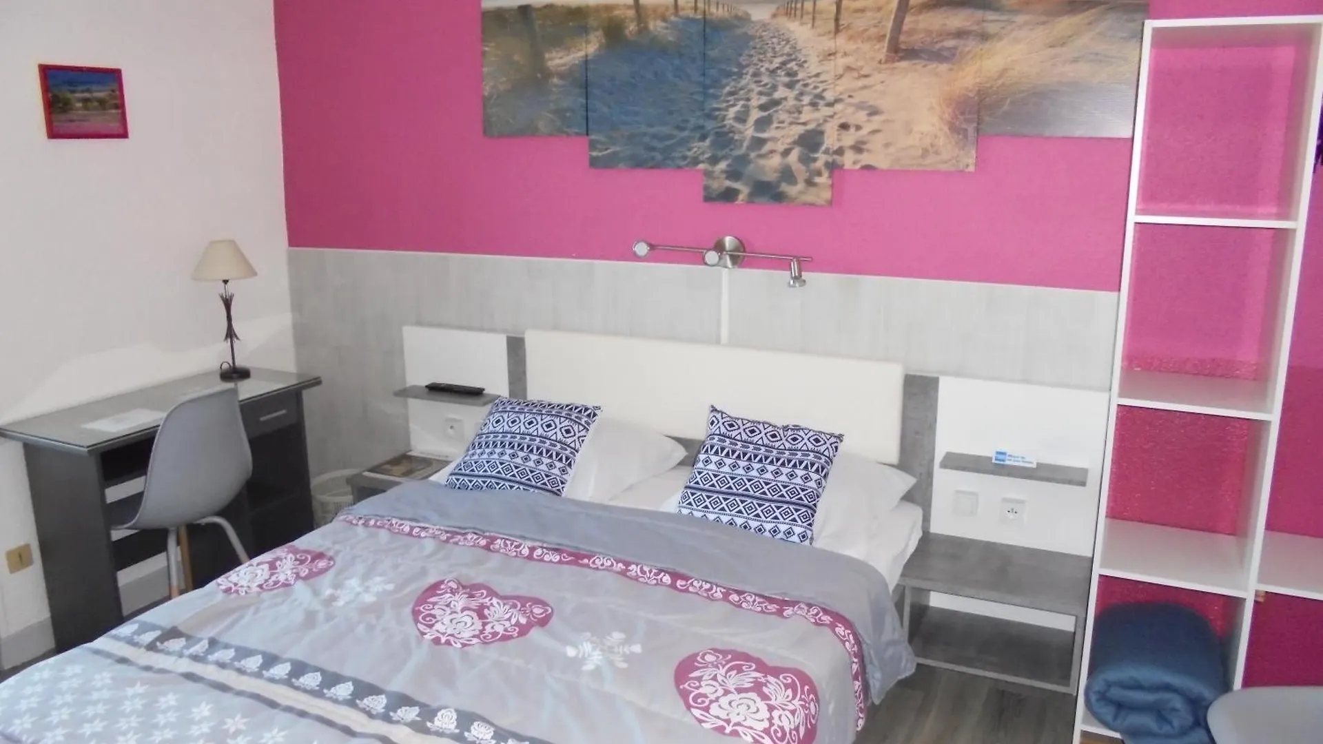 **  Hotel De La Gare Montlucon France
