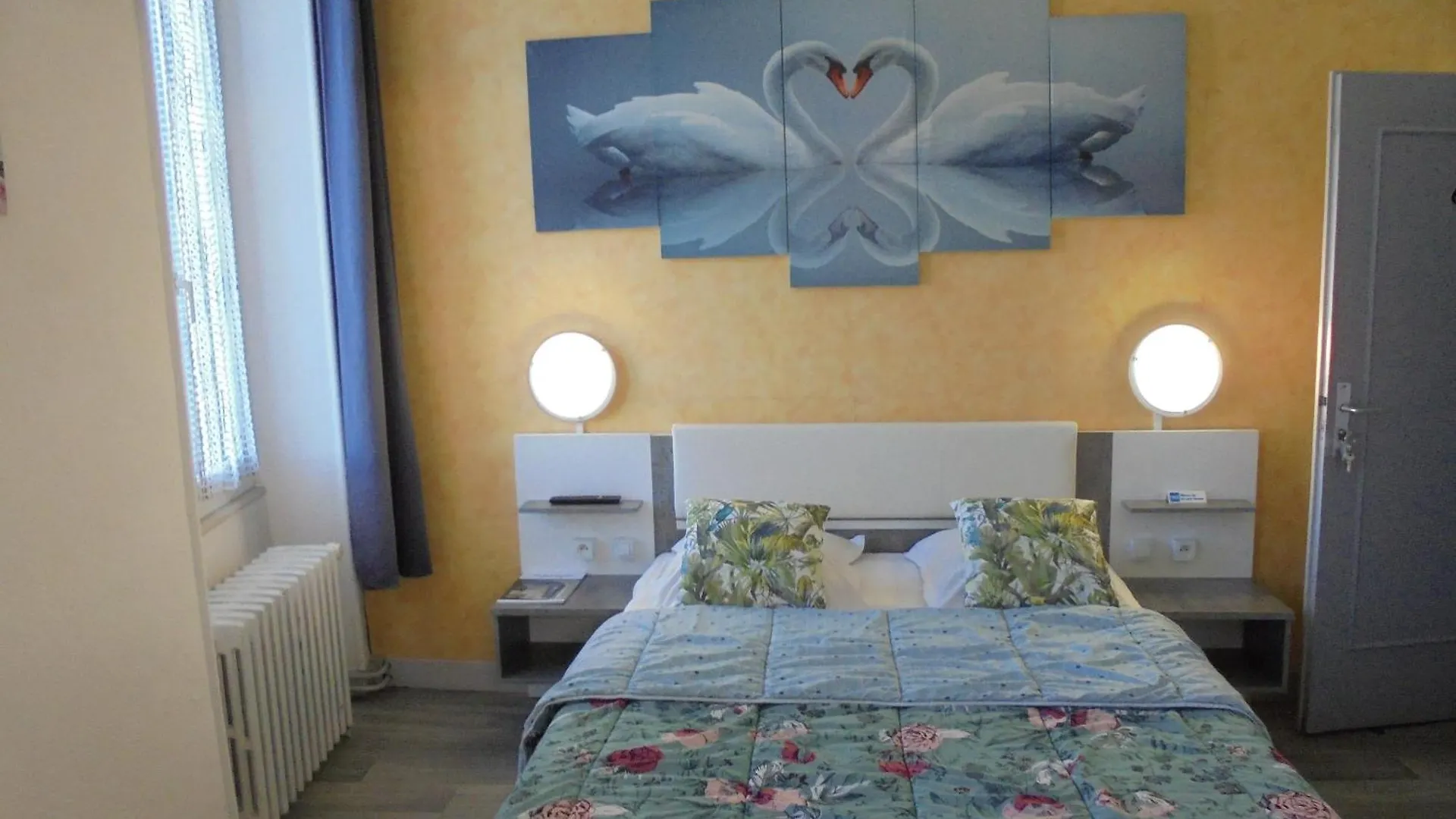 Hotel De La Gare Montlucon 2*,  France